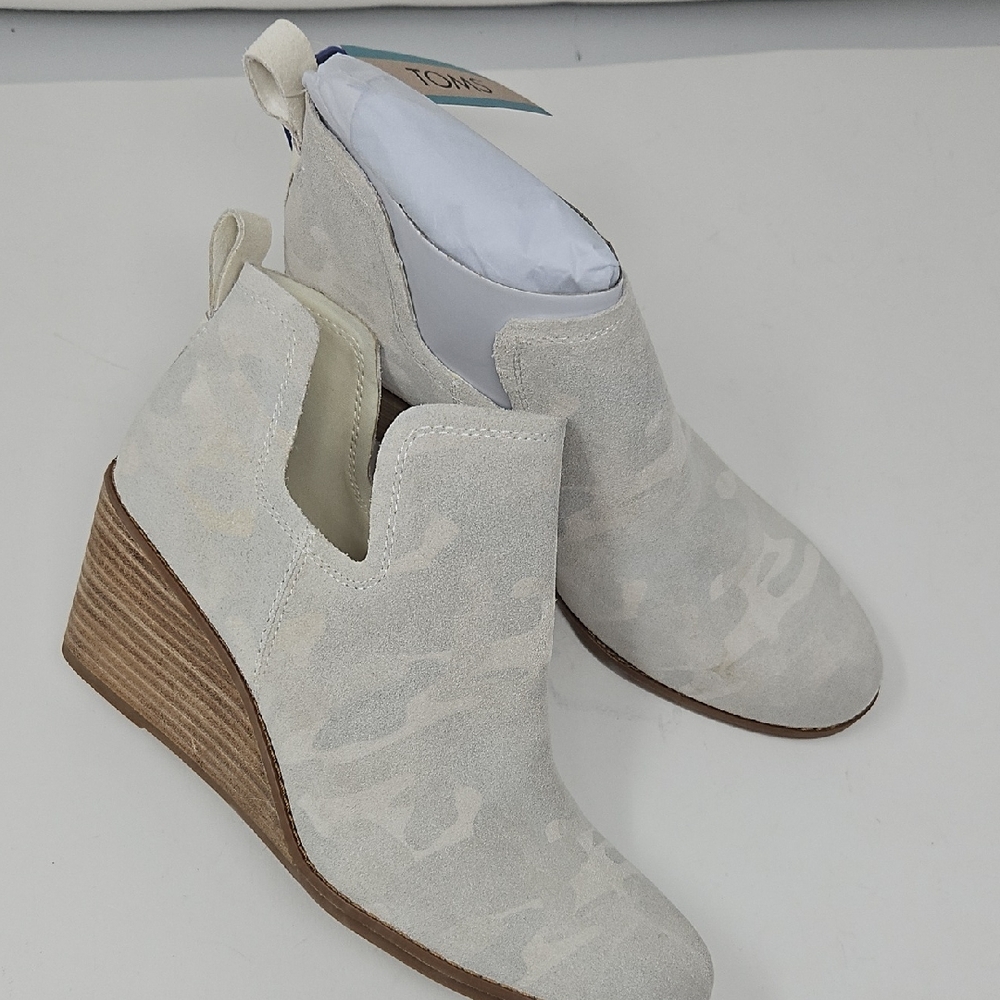 Toms Kallie Egret Camo Printed Suede Wedge Ankle Boots Stacked Heel Womens 10